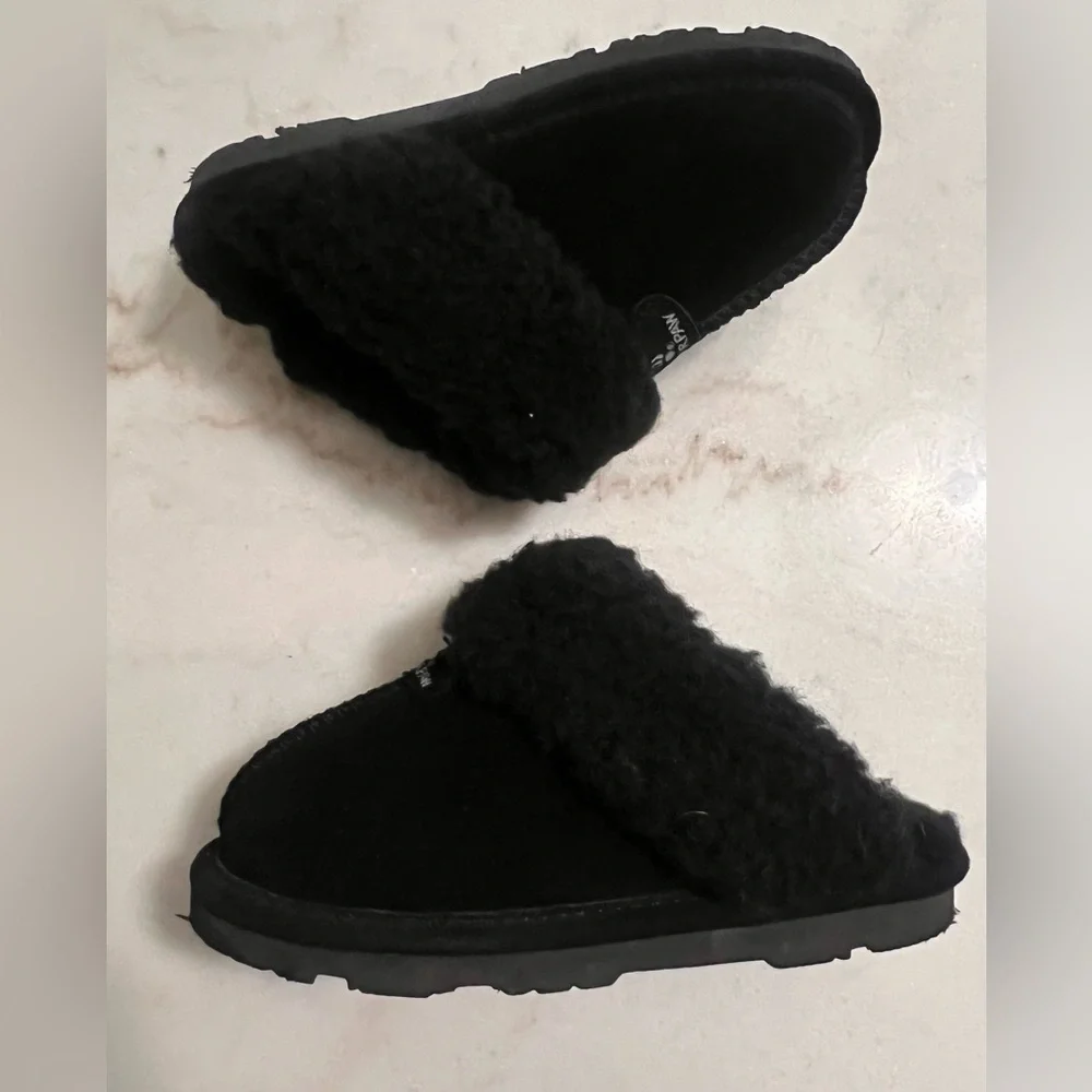 BearPaw Loki II Youth Size 1 Genuine Sheepskin Fur Lined Clog/Slipper Black EUC